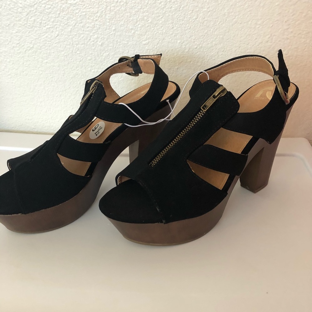 Report Black Strappy Platform Heels Size 9.5
